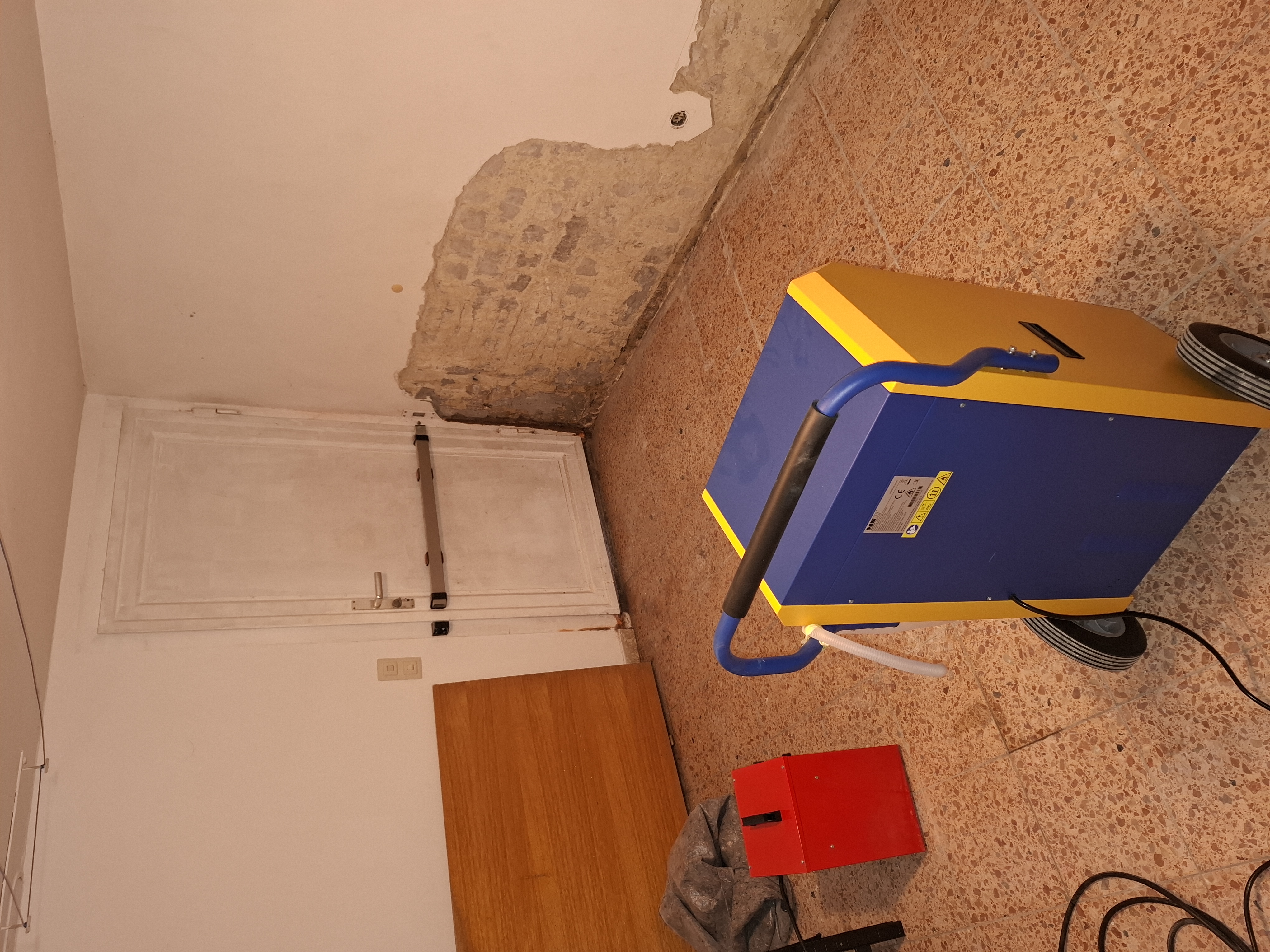 Vorher - Wasserschaden Keller